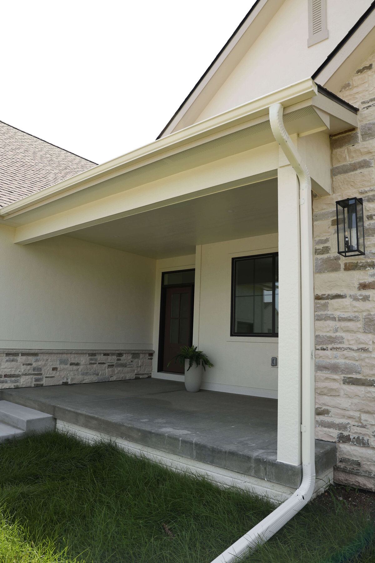 3034-Exterior-Grimes-Central-Iowa-Custom-Home-JRL-Builders-3F1A2245