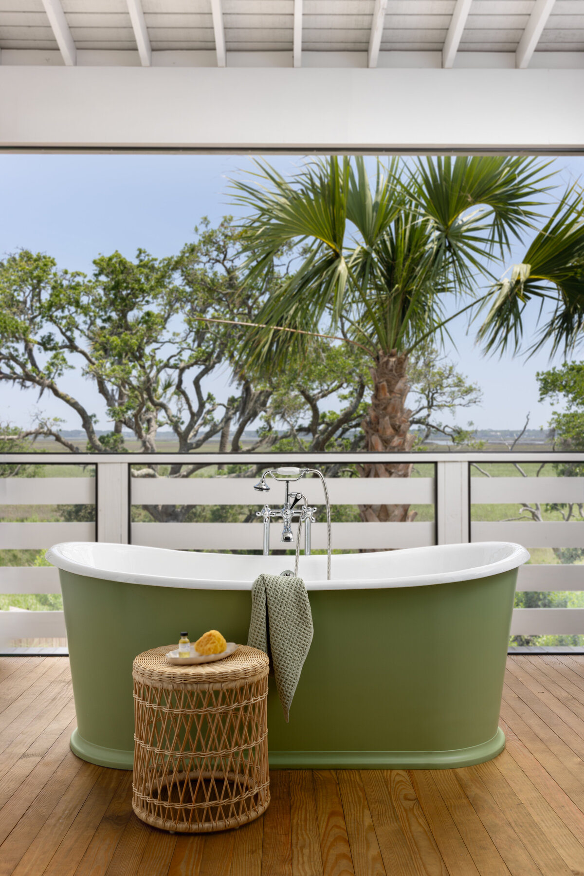 DUN_Accommodations_Suite_Sweetbay_Porch_2024_
02