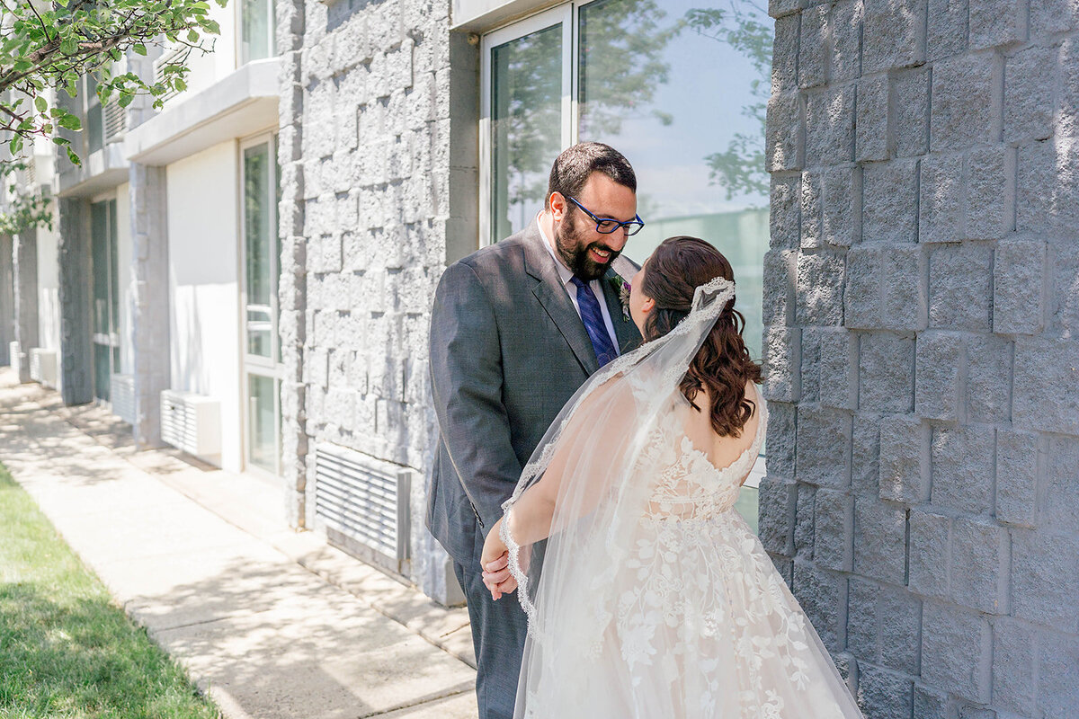 Eliana-Melmed-Photography-Chicago-LosAngeles-Jewish-WeddingPhotography-ElianaSklar-FirstLook-00079