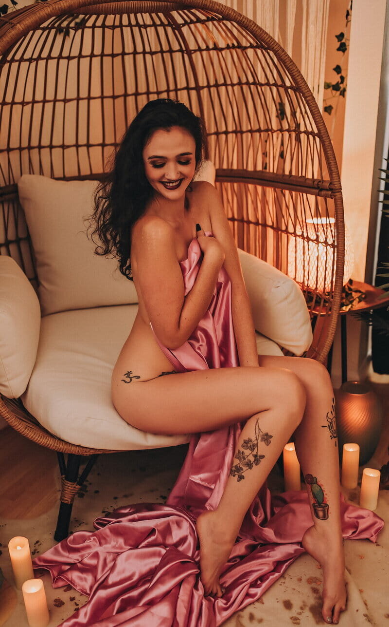 Feminine Fun Boudoir Photography near Rocklin California