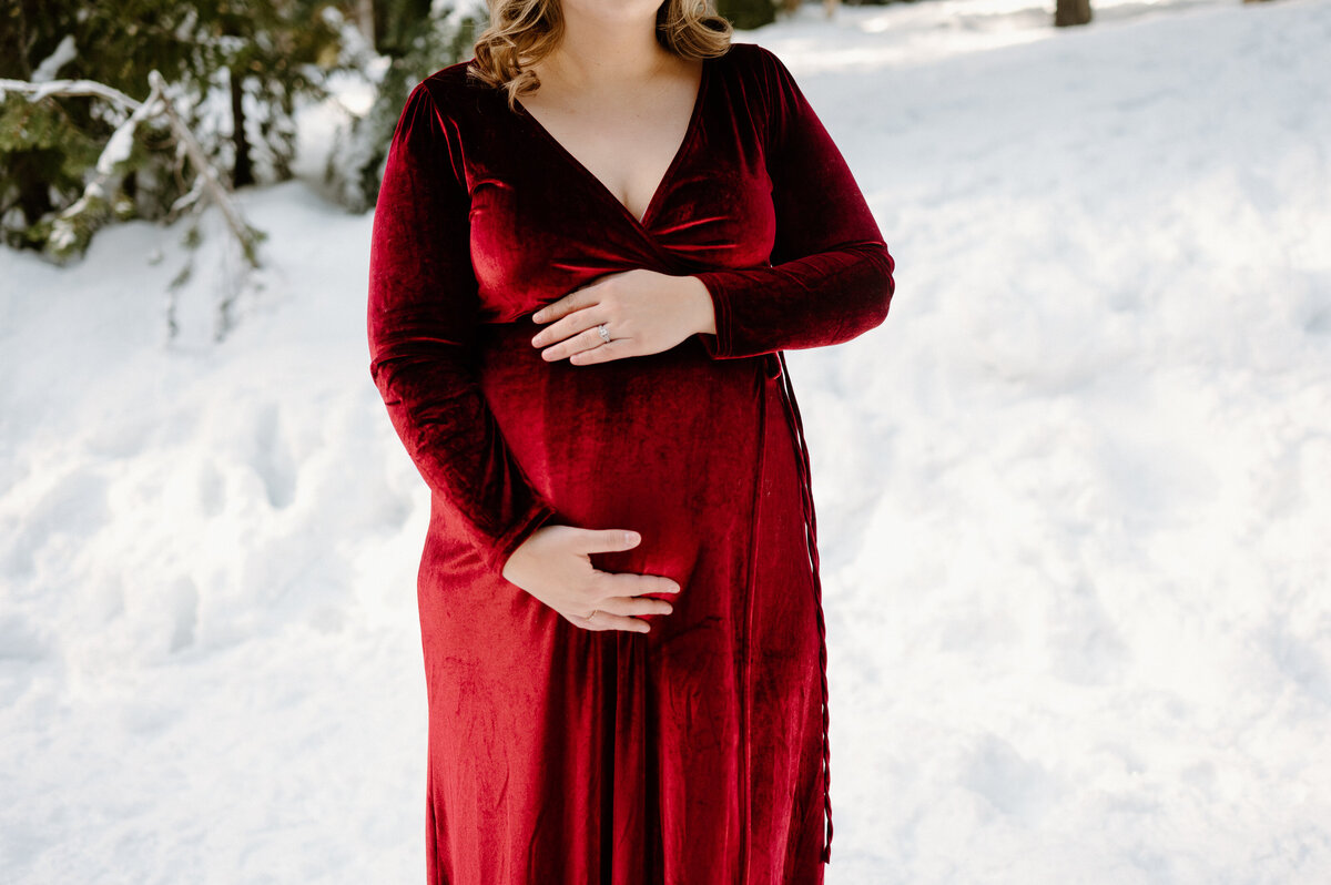 Vancouver Wa Maternity and newborn photographer