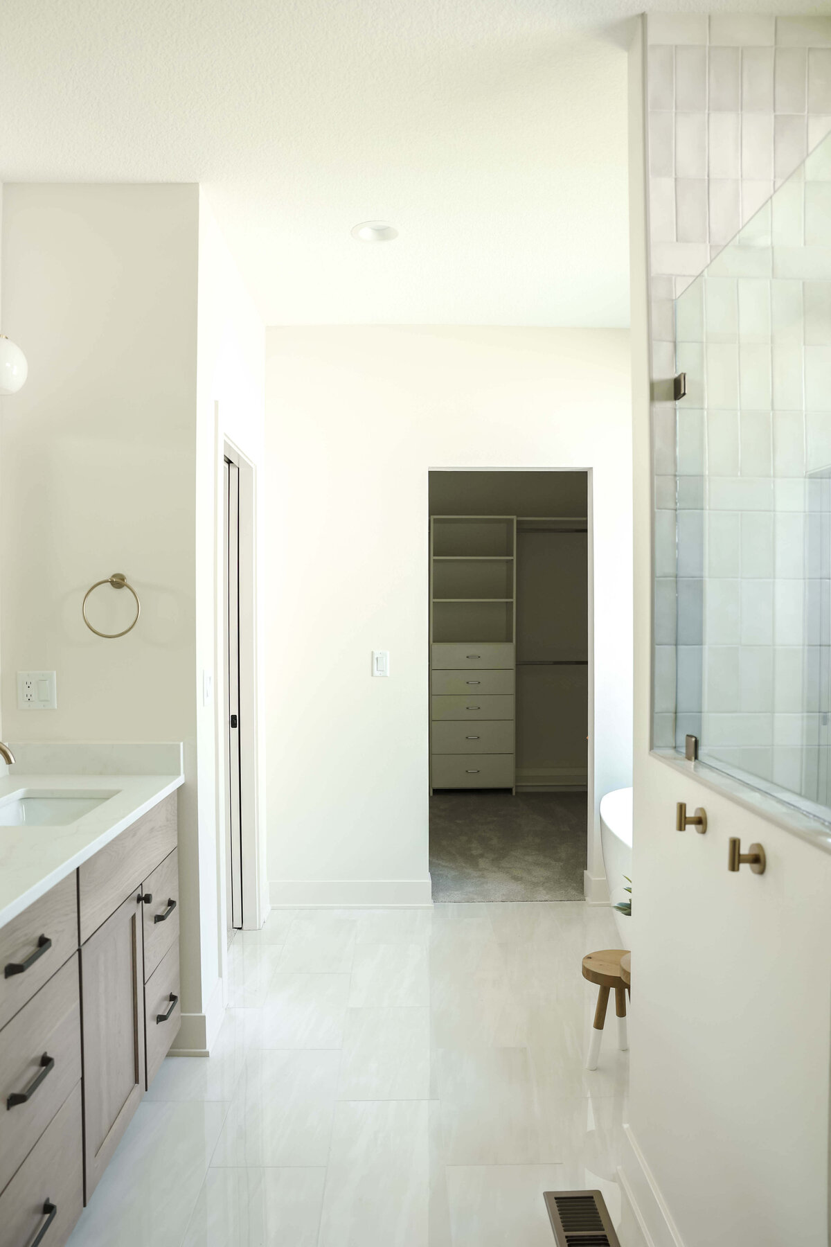 5306-Bathroom-Urbandale-Central-Iowa-Custom-Home-JRL-Builders-3F1A2749