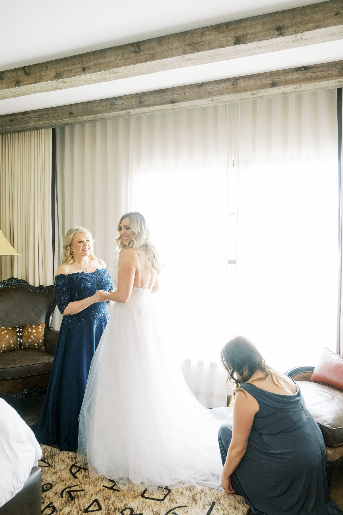 Dallas Wedding Photographer Bethany Erin Drover Hotel40