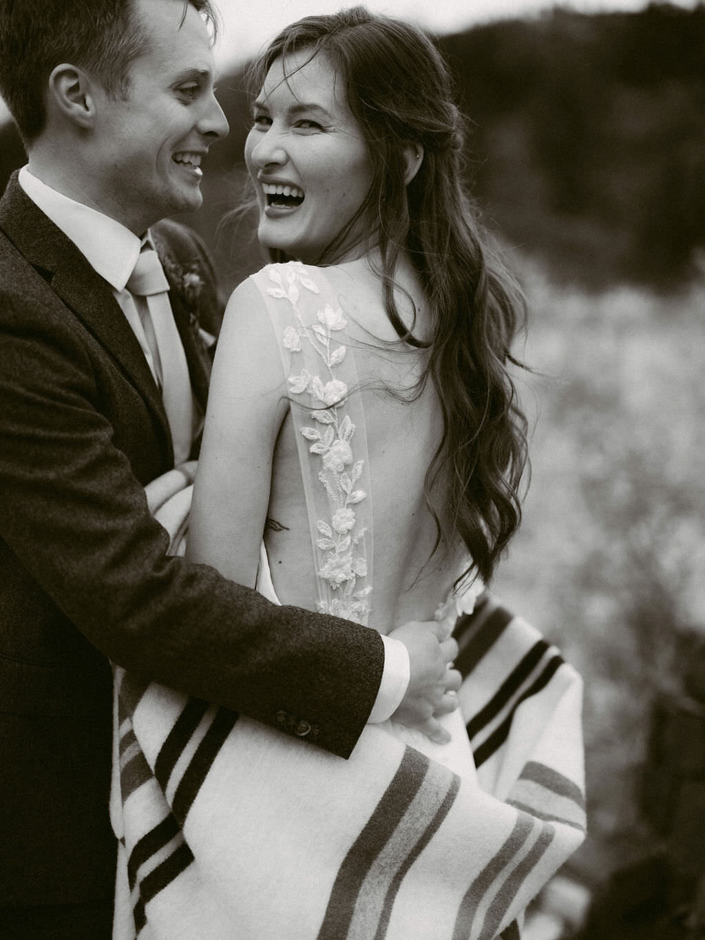 Wedding photography in Oregon blending documentary style and refined, story-driven editorial imagery for timeless weddings.