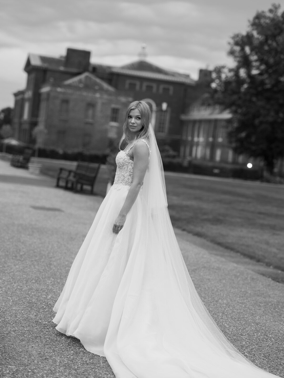 EmmaPilkington_Holly&Antoine-47