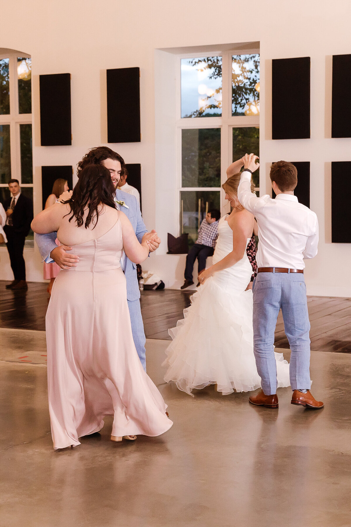 reception-dancing