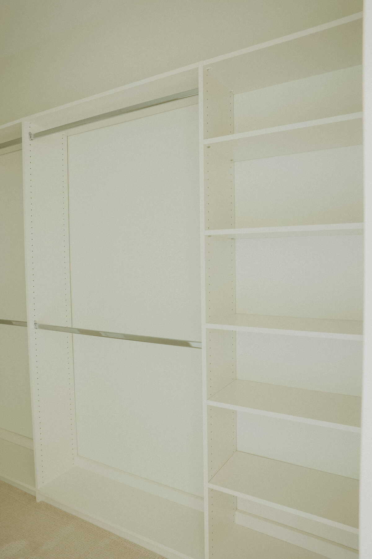 3034-Closet-Grimes-Central-Iowa-Custom-Home-JRL-Builders-3F1A2110