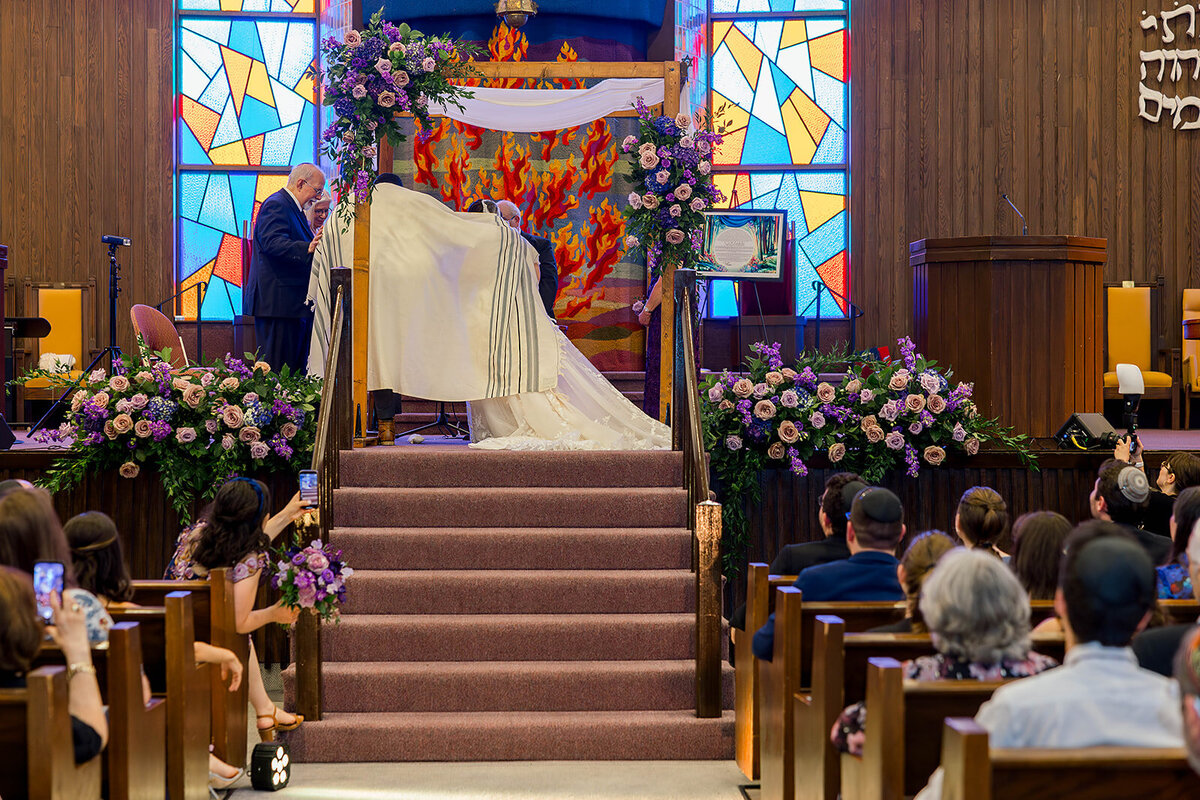Eliana-Melmed-Photography-Chicago-LosAngeles-Jewish-WeddingPhotography-ElianaSklar-Chuppah-00199