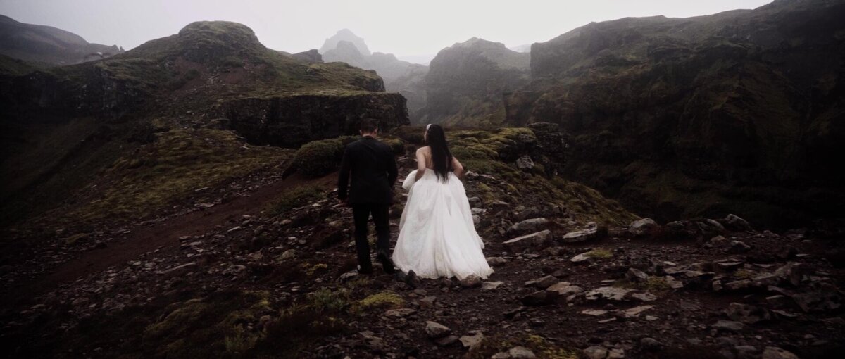 South-Iceland-Amazing-Waterfall-Elopement-036