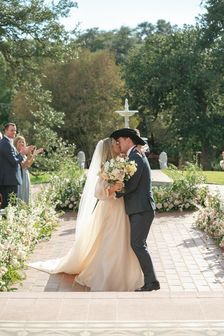 Commodore Perry Estate Wedding Austin Wedding Photographer Megan Kay Photography -110