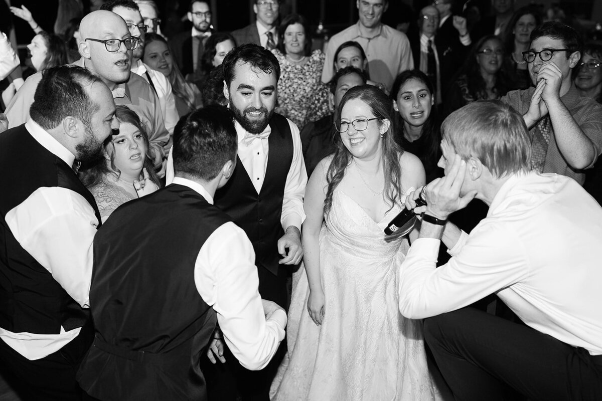 Eliana-Melmed-Photography-Chicago-LosAngeles-Jewish-WeddingPhotography-Dancefloor-00030