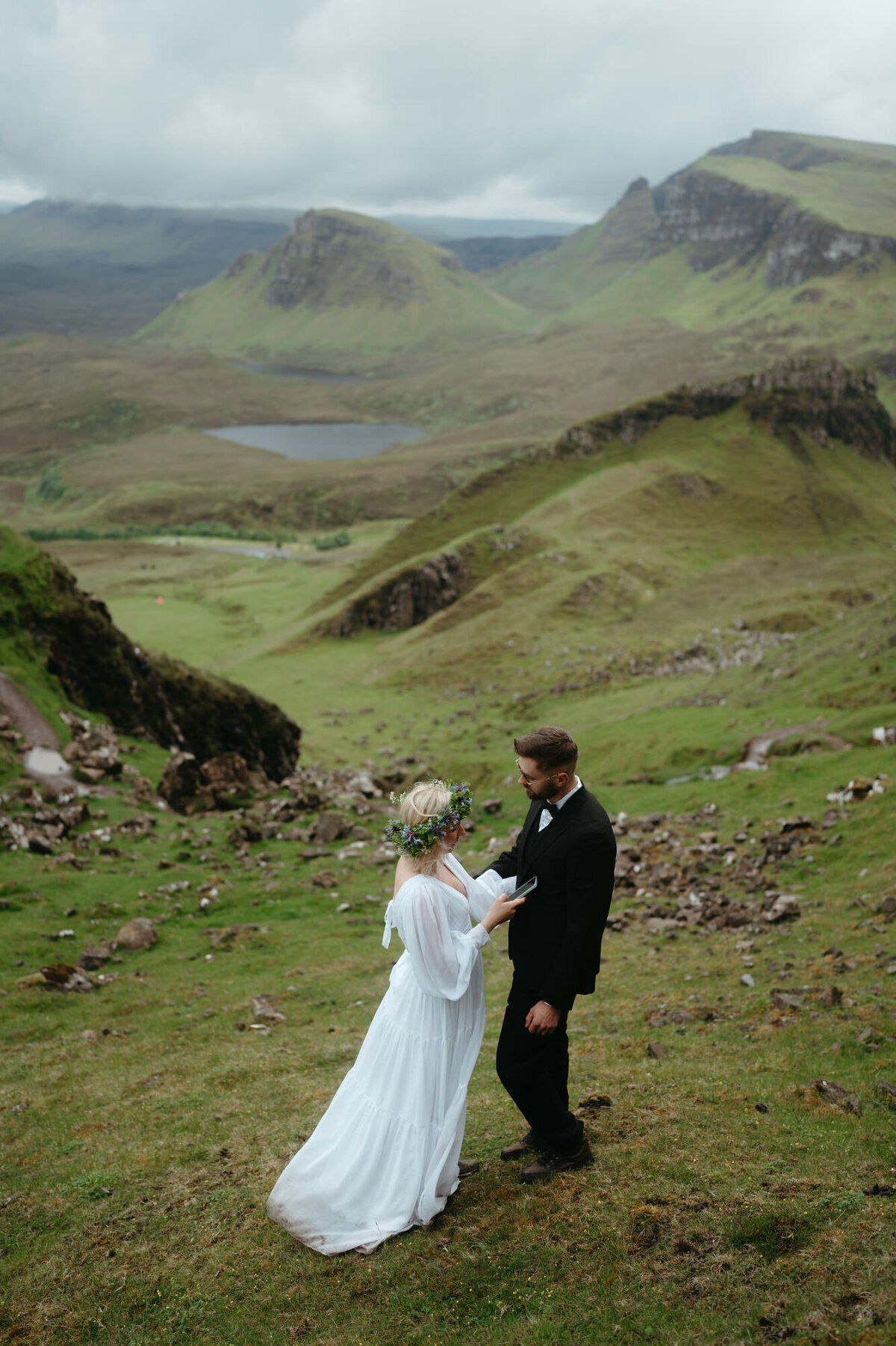 the_chaffins_international_destination_wedding_elopement_photographers_sammie_chaffin_micah_editorial_adventure_photos_travel_isle_of_skye_scotland_34