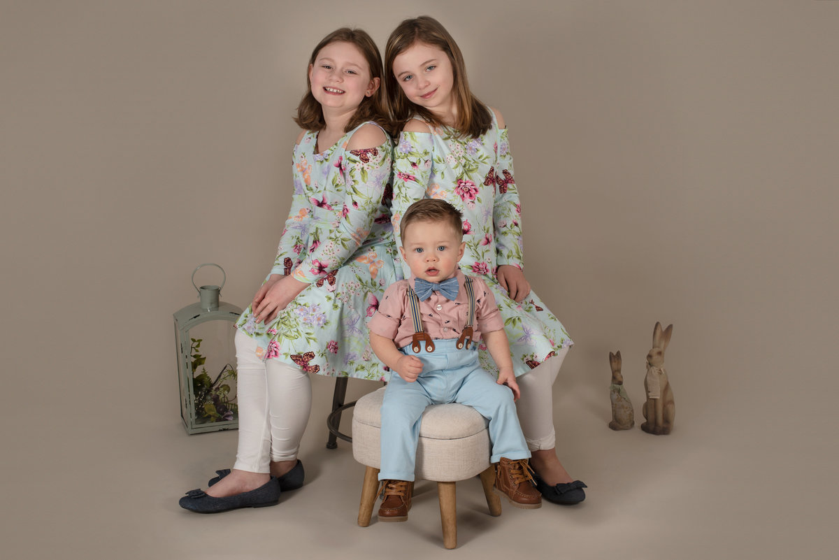 children sibling easter portrait session