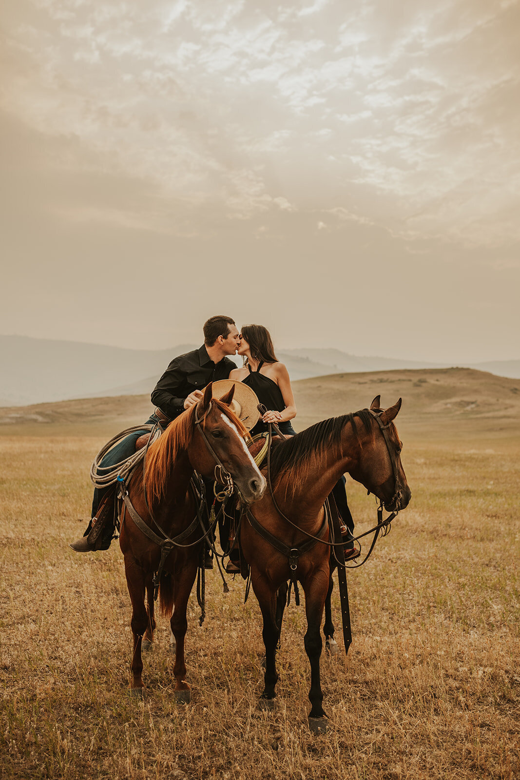 presley-gray-horseback-western-montana-engagement2265