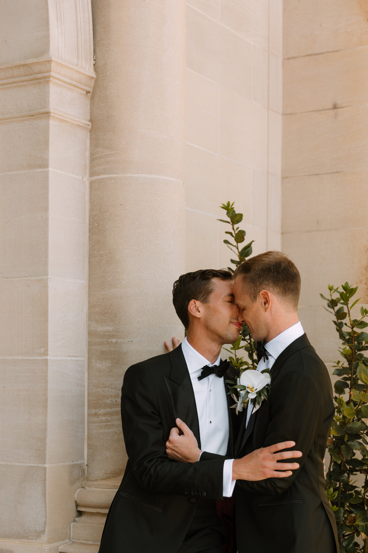 2023_beverlyhills-luxury-summer-gay-wedding-adam-griffin-photo-17