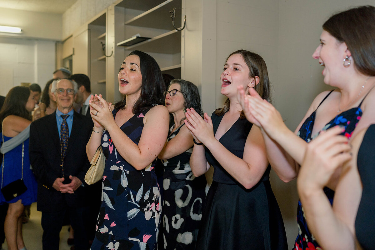 Eliana-Melmed-Photography-Chicago-LosAngeles-Jewish-WeddingPhotography-ElianaSklar-Tisch-00113