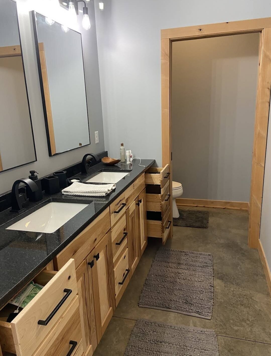 Rochester-Granite-Design-Countertops-125