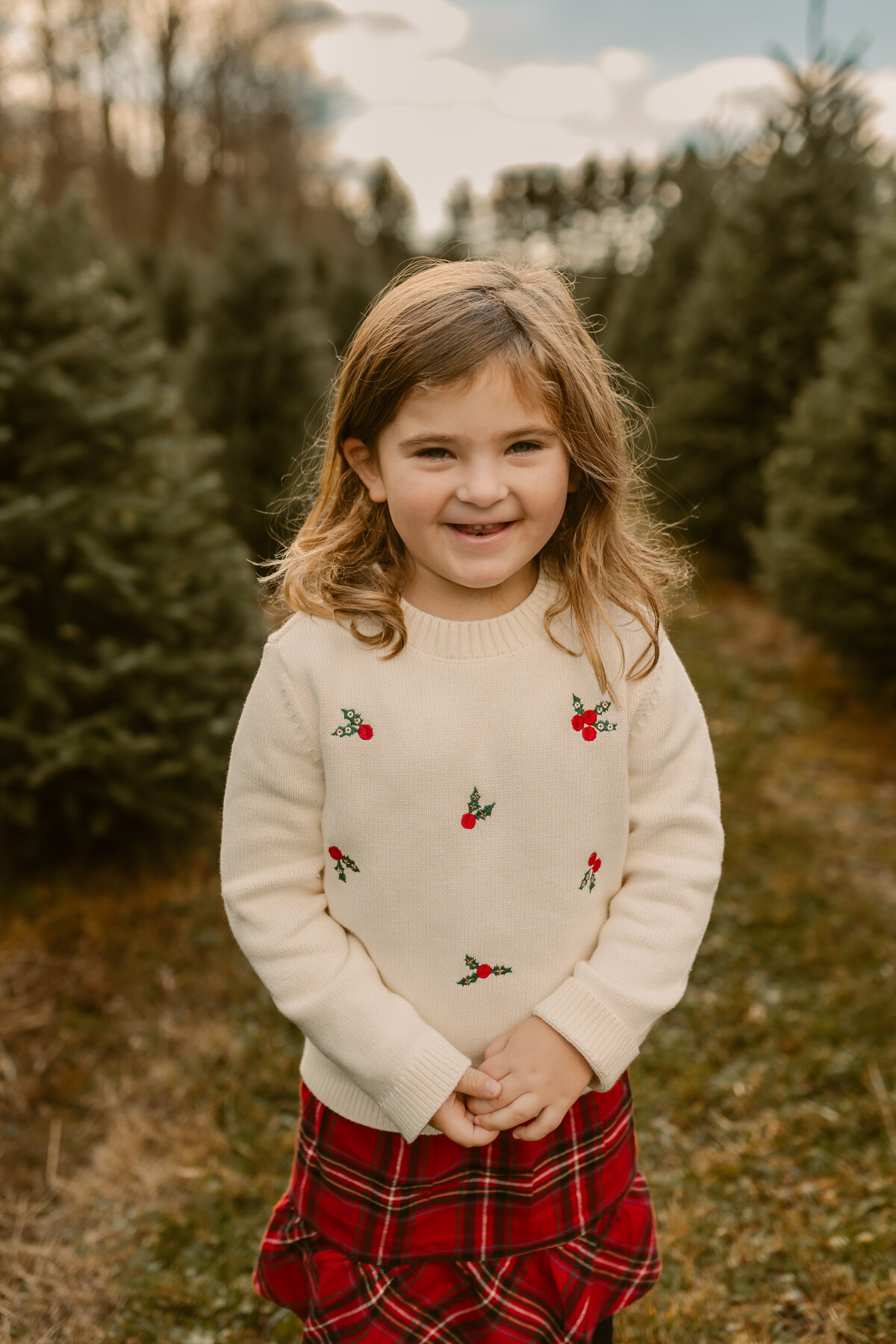 NortheastOhioPhotographer-SugarPinesFarm-TreeFarmMinis2023.0531-2