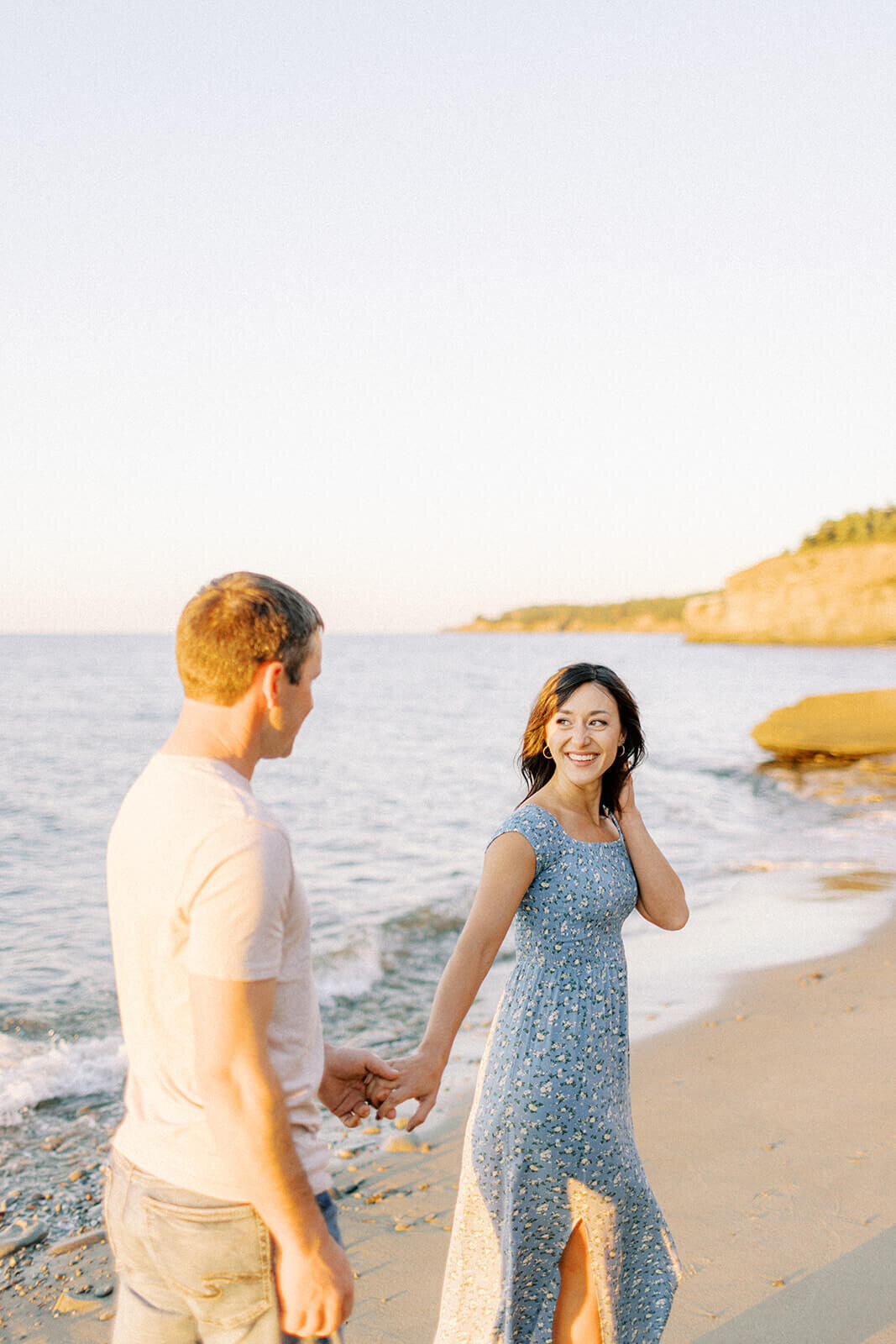 engagement-photoshoot-at-the-beach