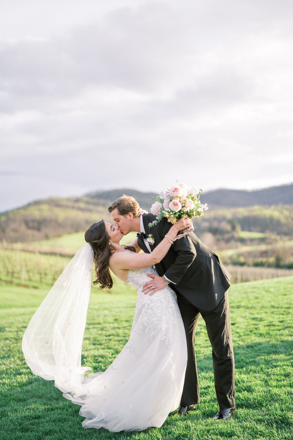 Pippin hill farms wedding-hannah-forsberg-charlottesville-film-wedding-photogrpaher-26