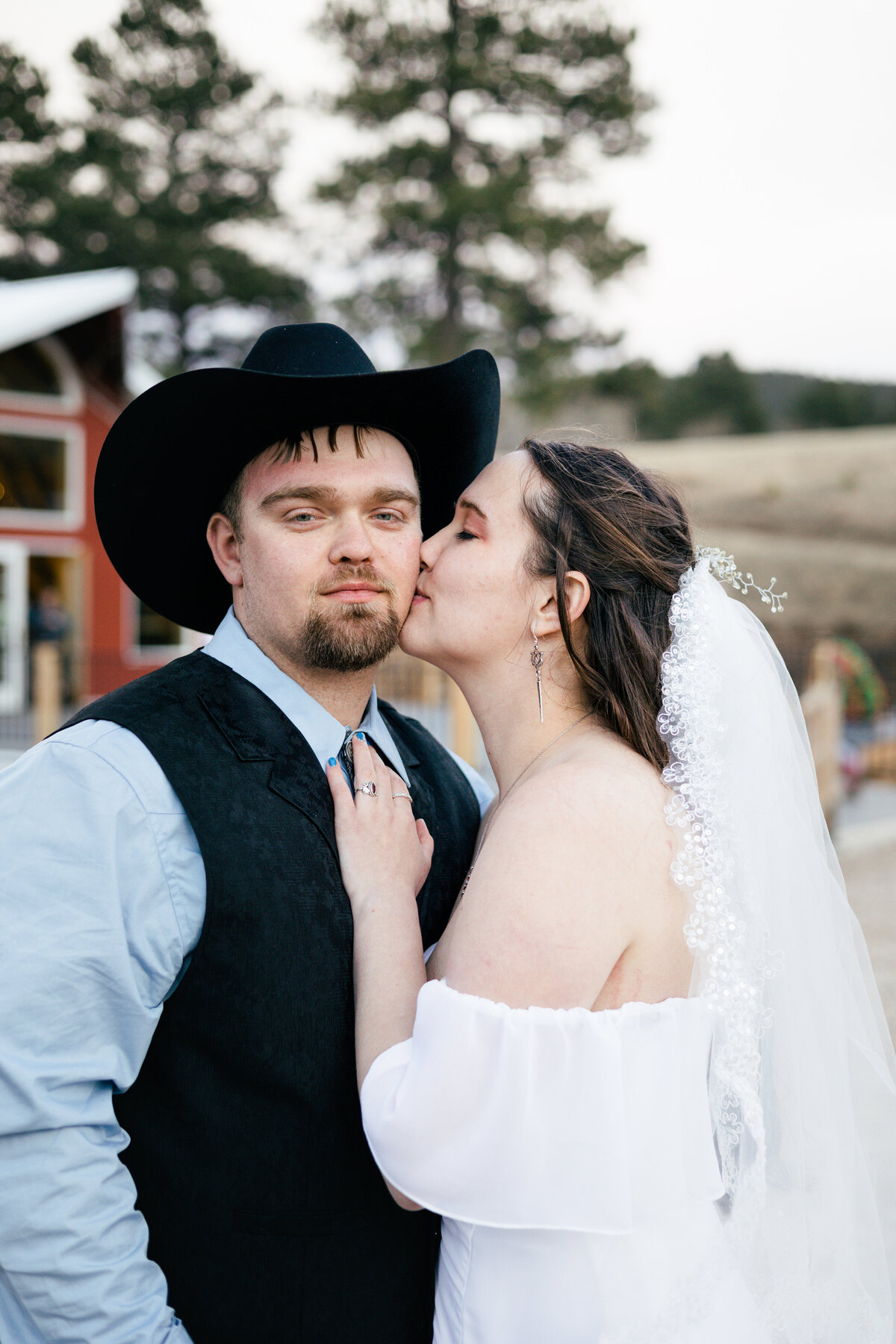 Anna+Kyle-TerraSancta-CatholicWedding-RapidCity-MuleyHillLodge-Deadwood-WanderingWildeMedia-Weddings-582