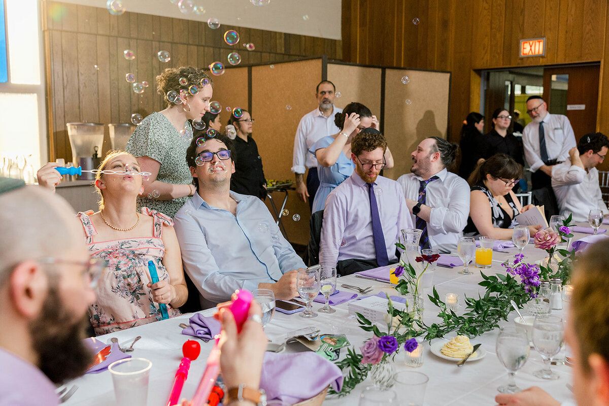Eliana-Melmed-Photography-Chicago-LosAngeles-Jewish-WeddingPhotography-ElianaSklar-DanceFloor-00032