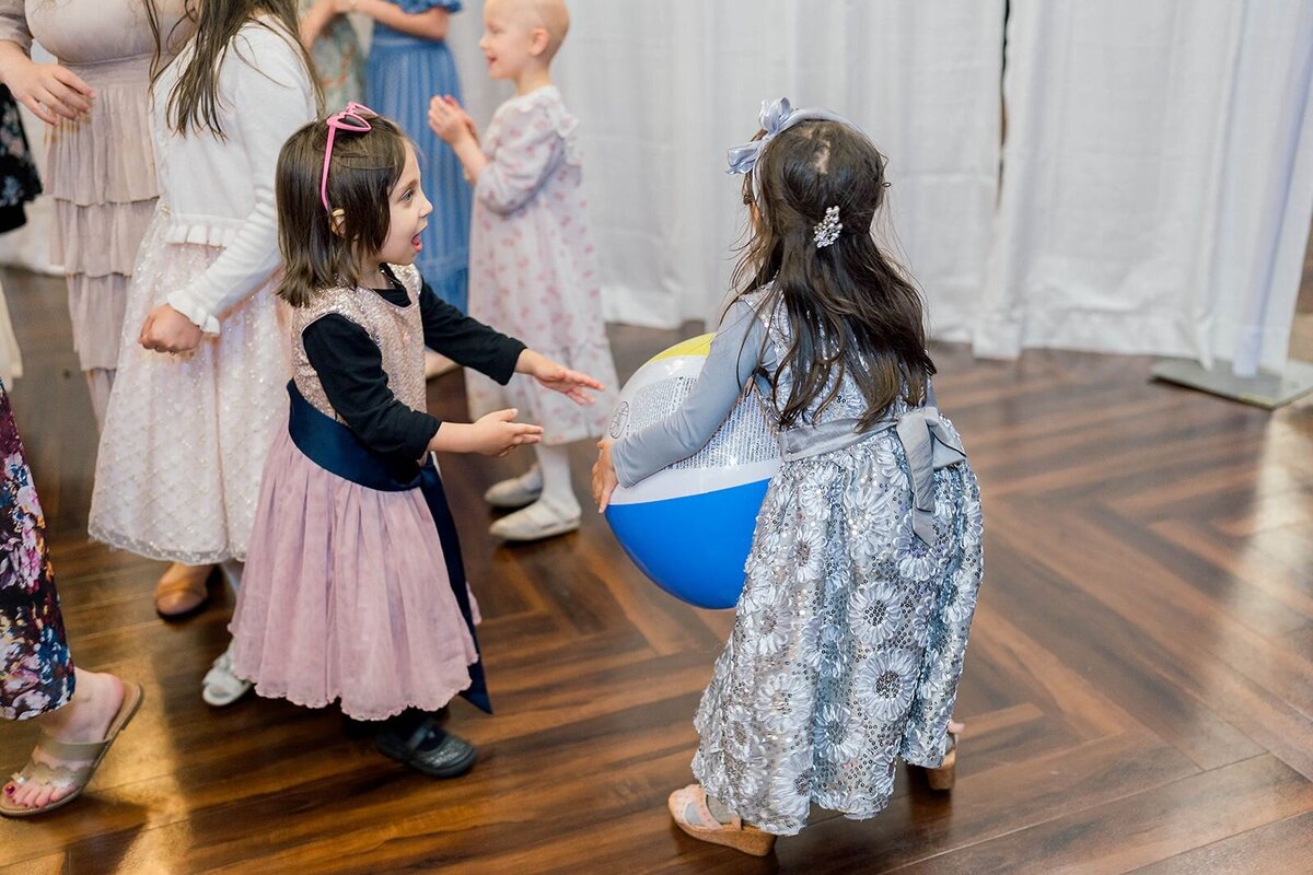 Eliana-Melmed-Photography-Chicago-LosAngeles-Jewish-WeddingPhotographer-CarmiKalman-WomensDancing-00125
