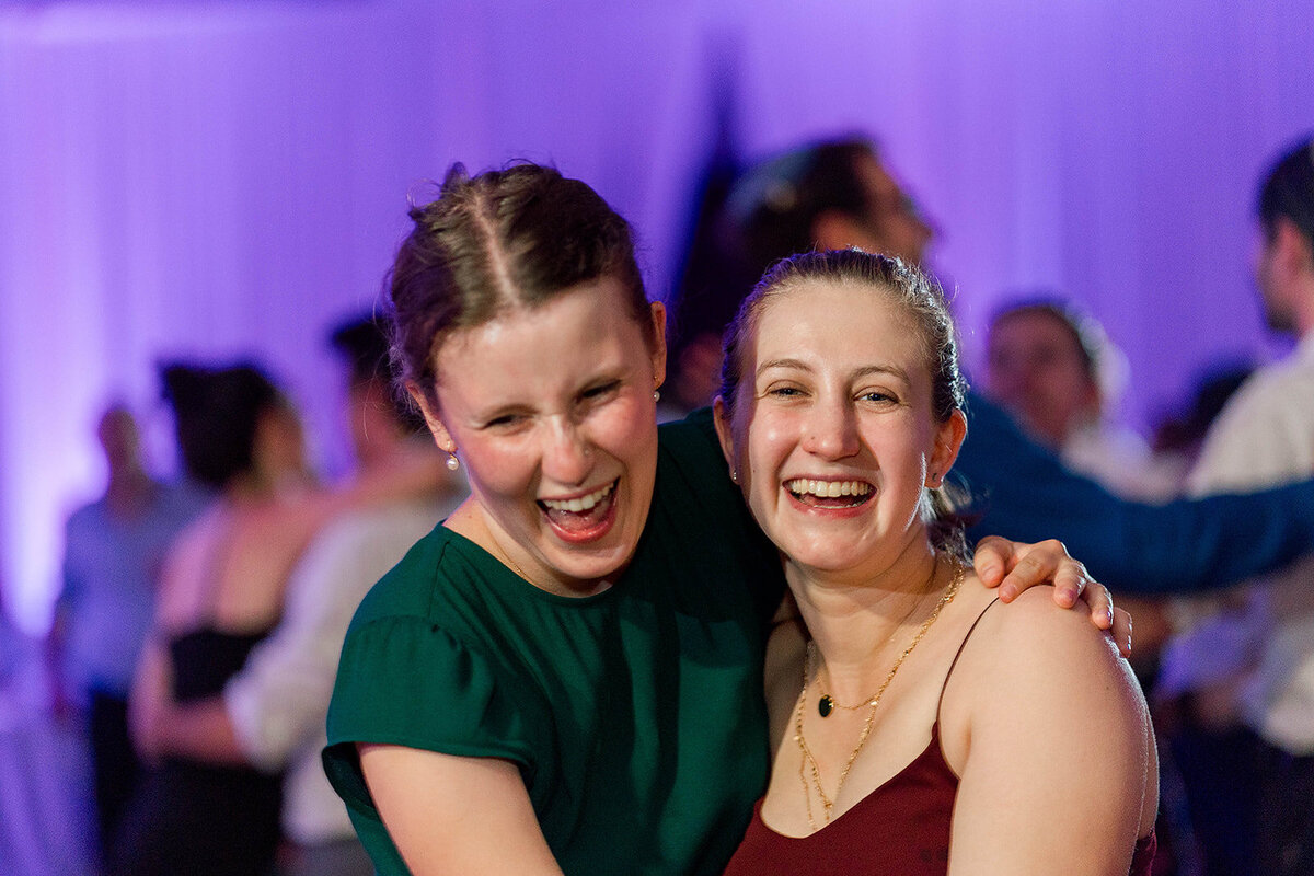 Eliana-Melmed-Photography-Chicago-LosAngeles-Jewish-WeddingPhotography-ElianaSklar-DanceFloor-00083