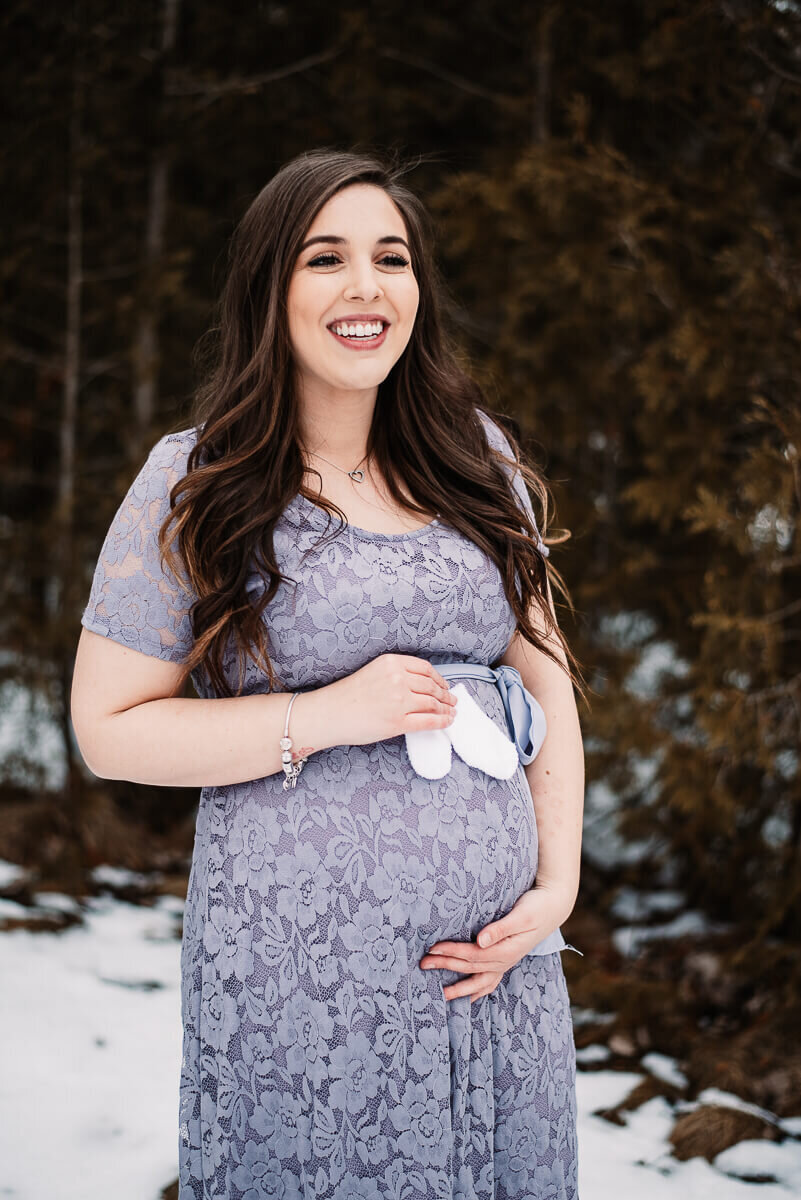 Beautiful pregnant mom getting maternity photos in Toronto
