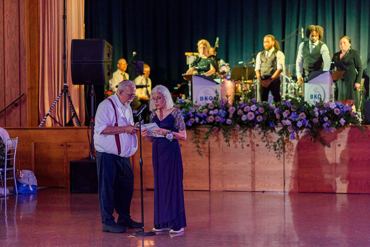 Eliana-Melmed-Photography-Chicago-LosAngeles-Jewish-WeddingPhotography-ElianaSklar-DanceFloor-00056