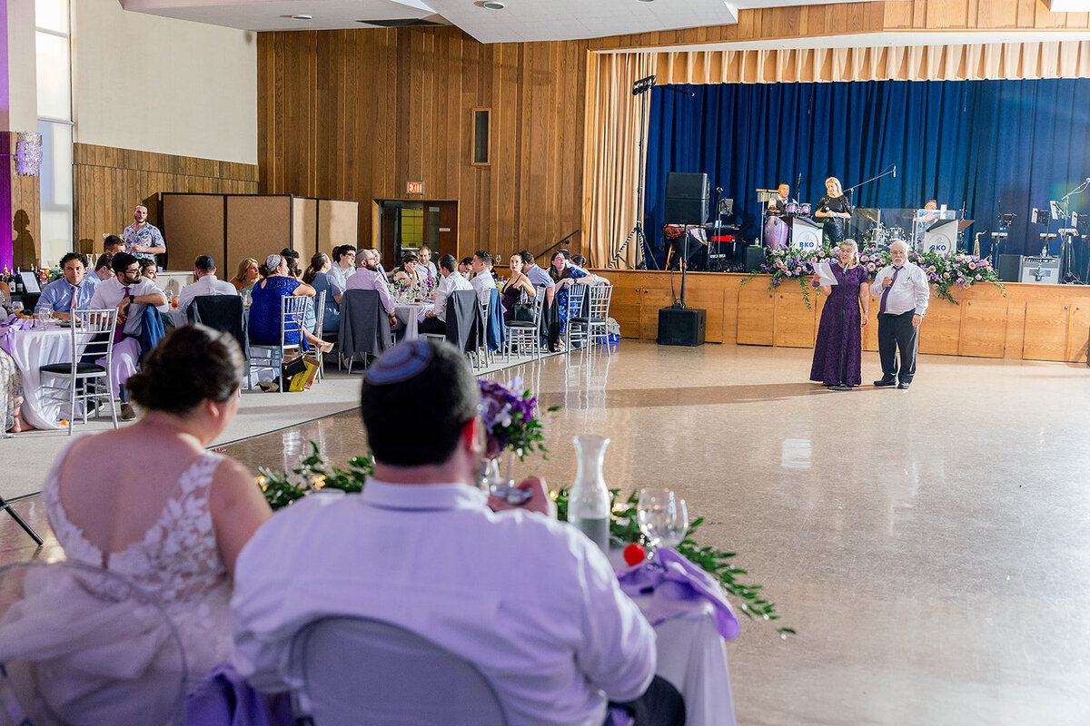 Eliana-Melmed-Photography-Chicago-LosAngeles-Jewish-WeddingPhotography-ElianaSklar-DanceFloor-00045