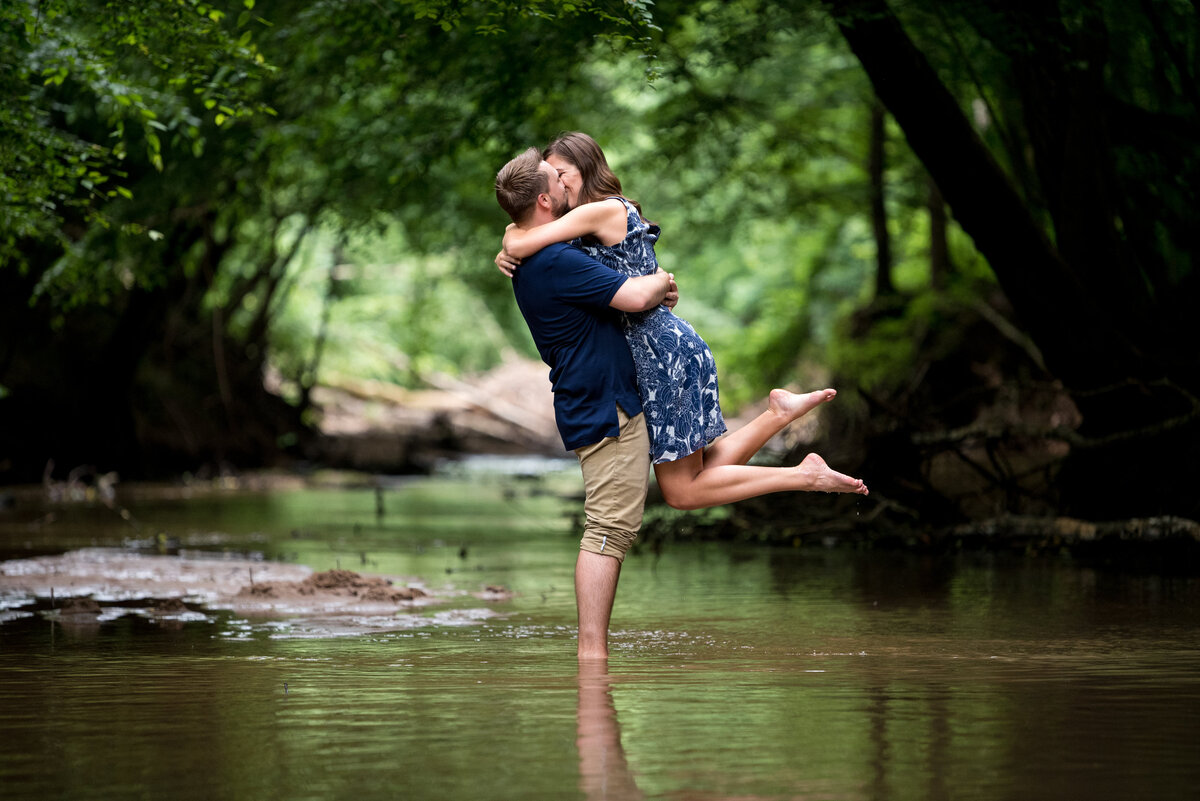 engagement-shoot-in-stream