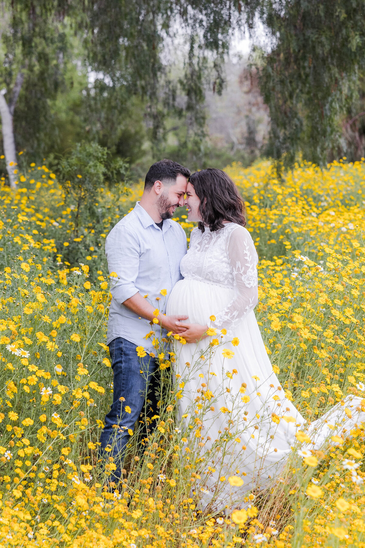 maternity-photography-san-diego-field-of-yellow-flowers