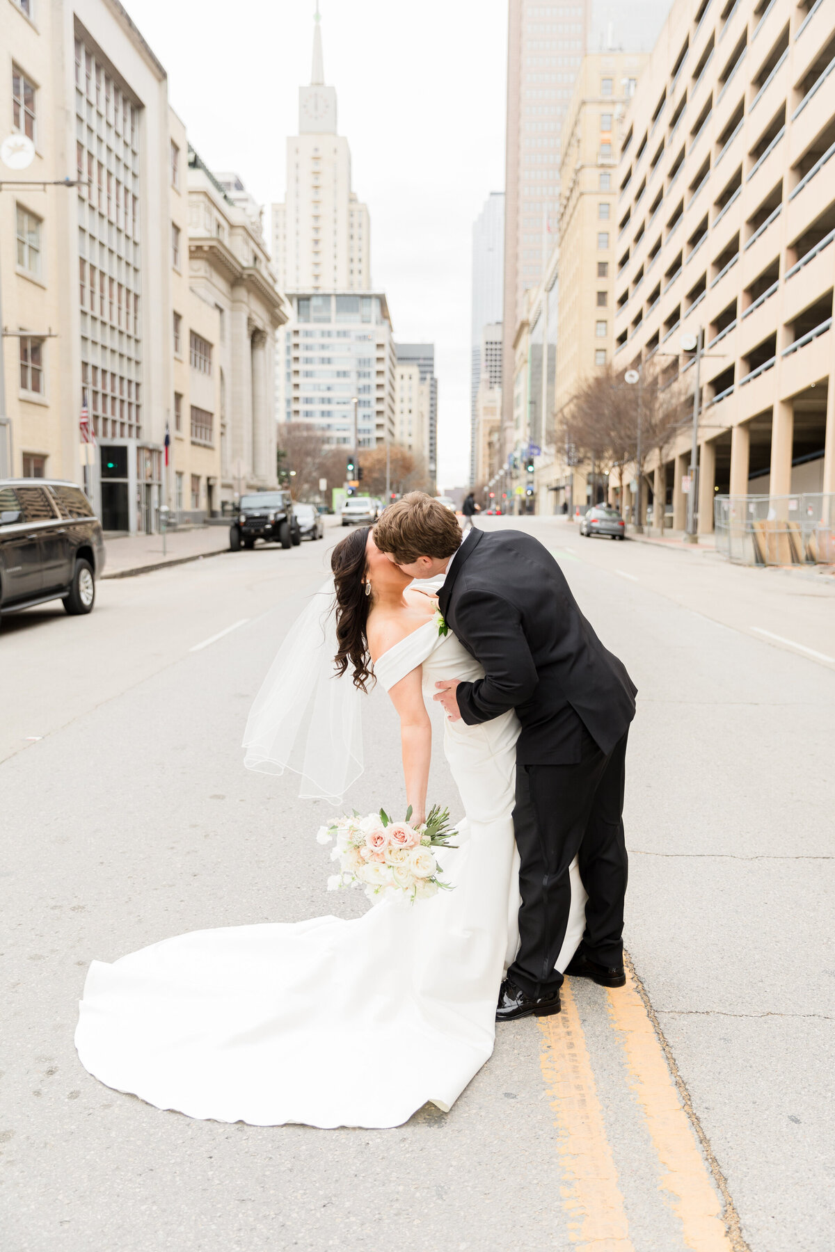 April-and-Jason-Photography-Dallas-Wedding-The-Room-on-Main-870A8358