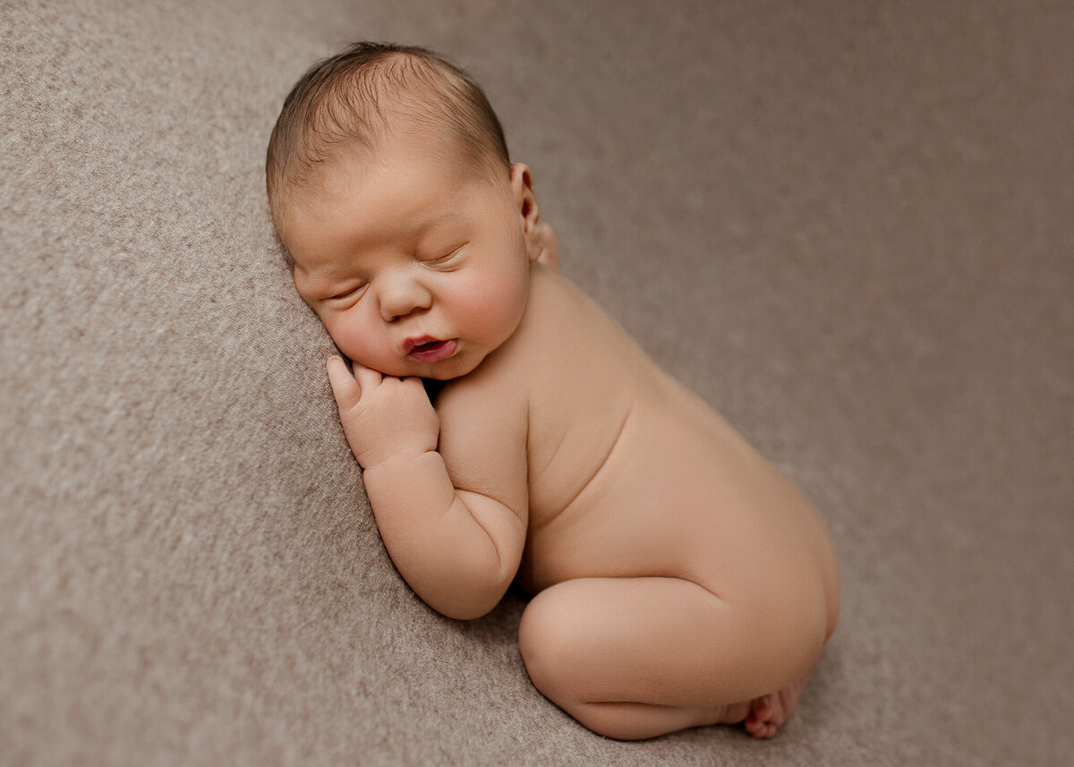 Edmonton Newborn Photographer Kelsie Kelly 2025 West Edmonton Studio (23)