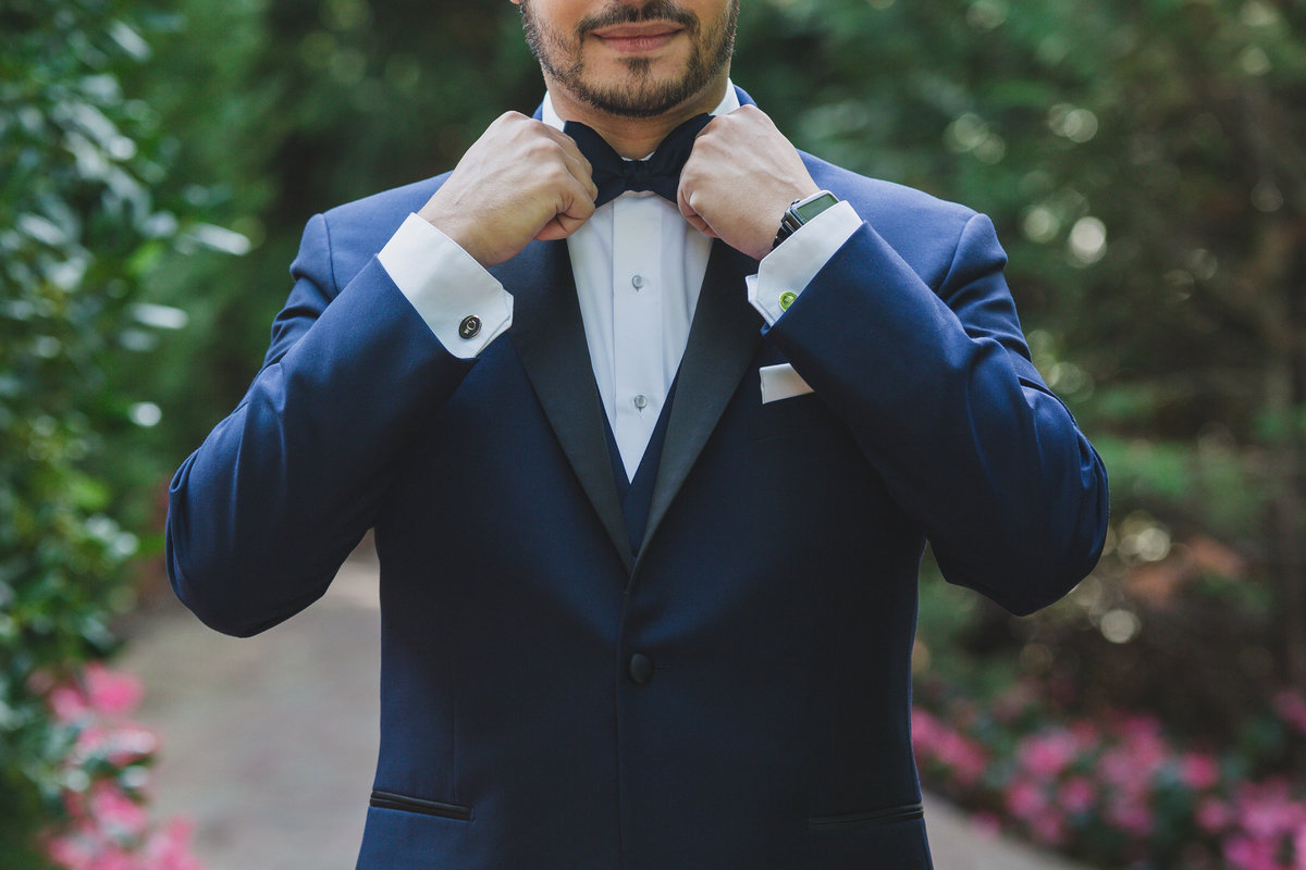 groom close up of suit at Crest Hollow Country Club