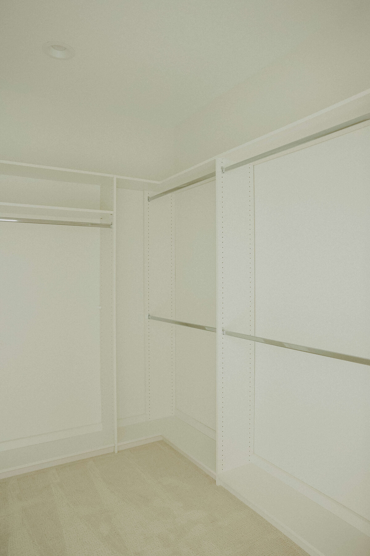 3034-Closet-Grimes-Central-Iowa-Custom-Home-JRL-Builders-3F1A2147