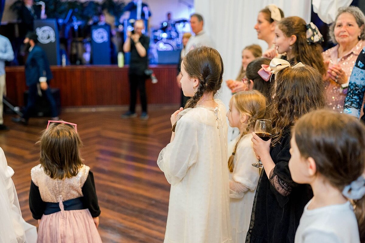 Eliana-Melmed-Photography-Chicago-LosAngeles-Jewish-WeddingPhotographer-CarmiKalman-Shtick-00033
