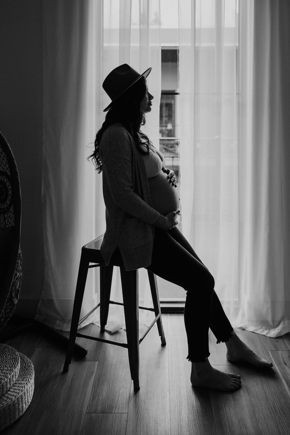 bright-and-airy-maternity-session-lux-rae-loft-4