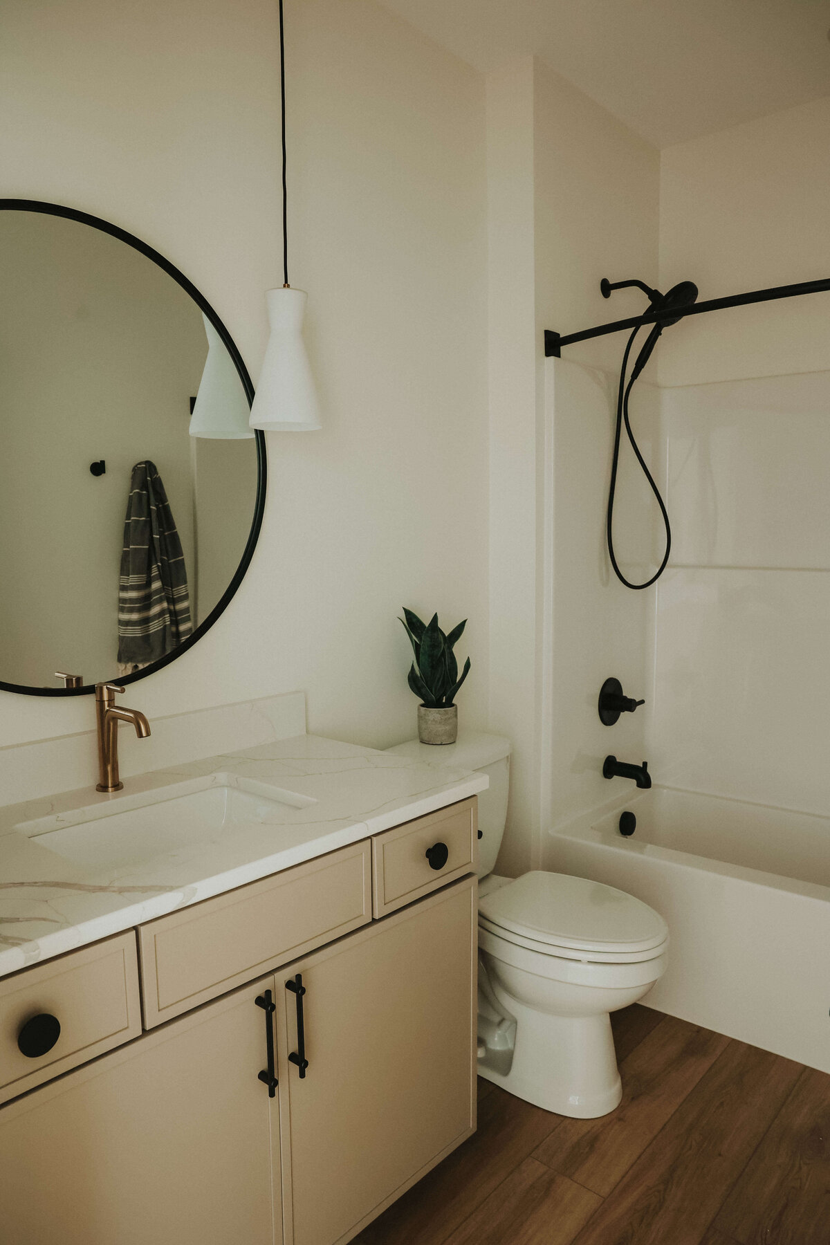 4171-Bathroom-Panora-Central-Iowa-Custom-Home-JRL-Builders-E23A3666