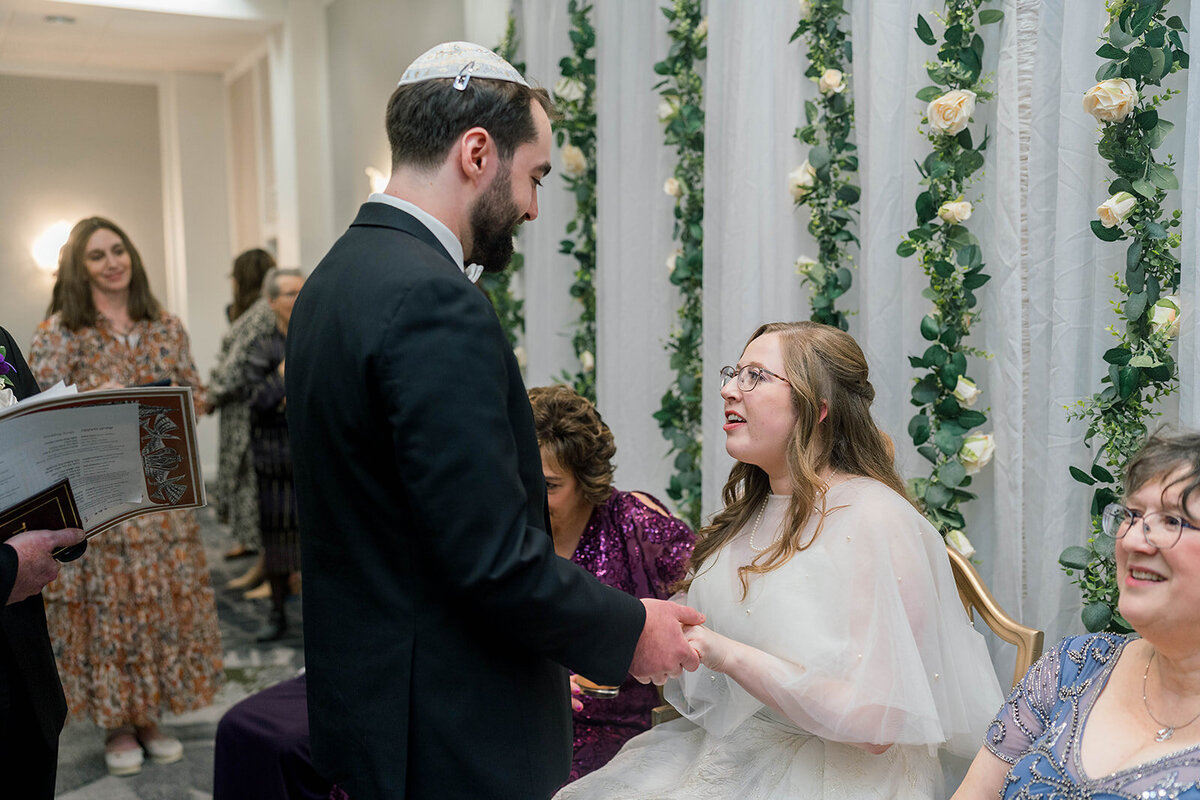 Eliana-Melmed-Photography-Chicago-LosAngeles-Jewish-WeddingPhotography-KabbalatPanim-00075