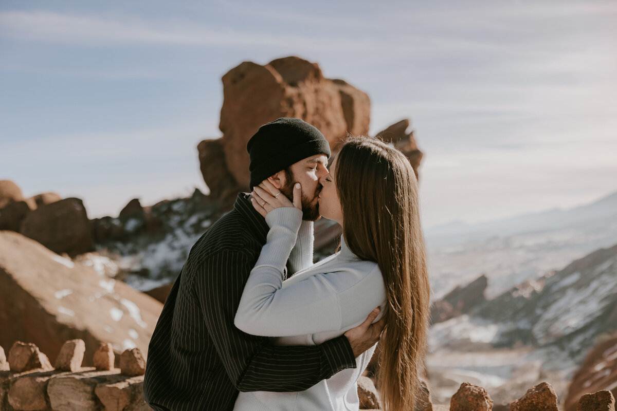 Red-Rocks-Winter-Engagment-01