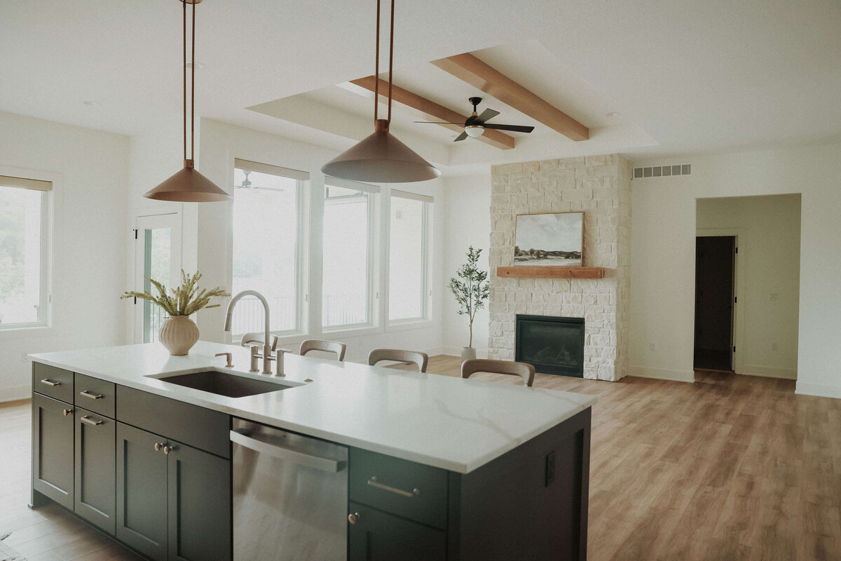 4108-Livingroom-Panora-Central-Iowa-Custom-Home-JRL-Builders-E23A8904