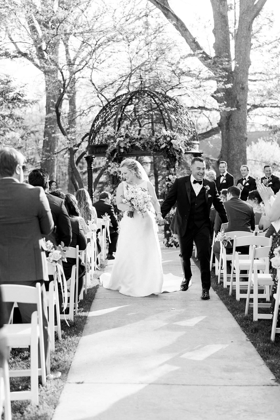 just-married-sarah-sunstrom-photography-monte-bello-estate-wedding