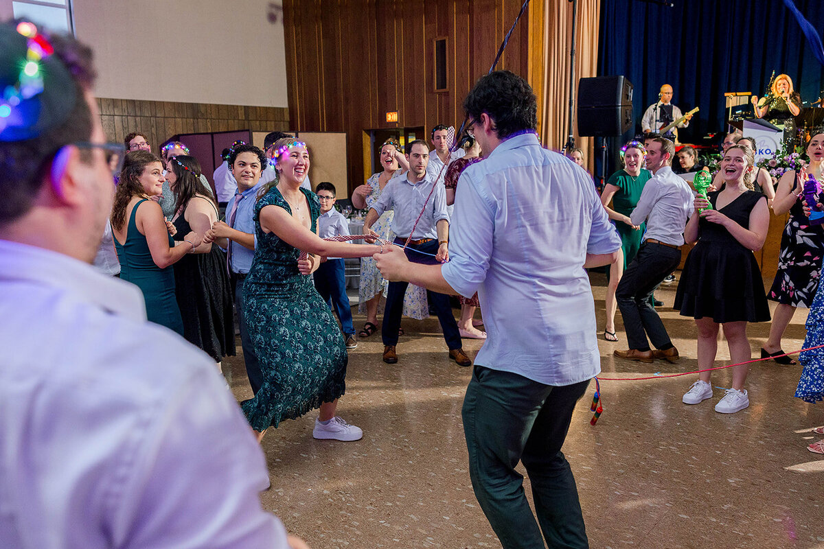 Eliana-Melmed-Photography-Chicago-LosAngeles-Jewish-WeddingPhotography-ElianaSklar-DanceFloor-00209