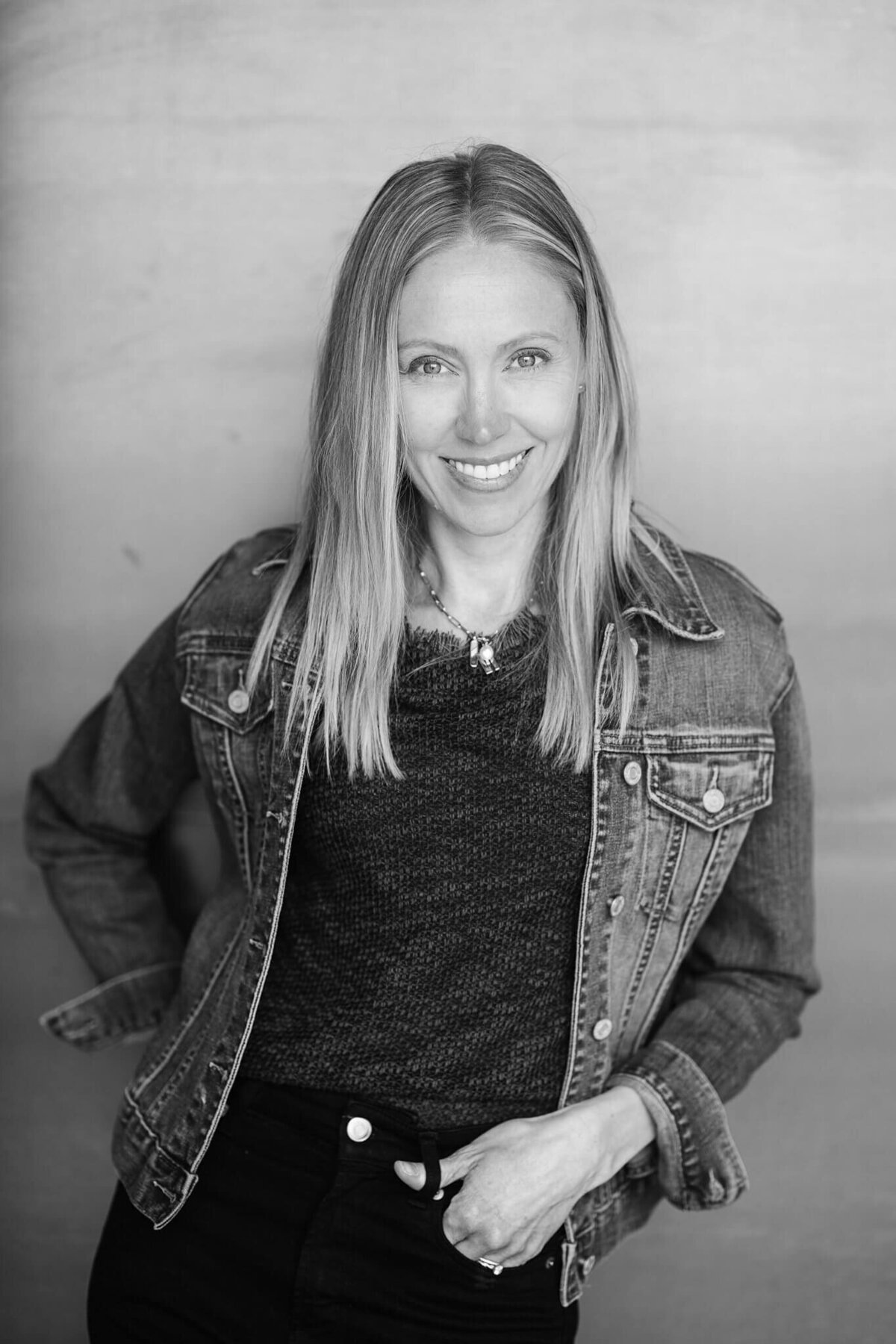 painter headshot in jean jacket and smiling in truckee