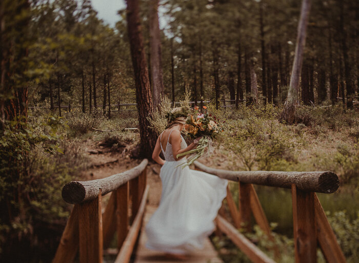 earthy-pnw-inspired-wedding-at-lake-creek-lodge-anna-caitlin-10