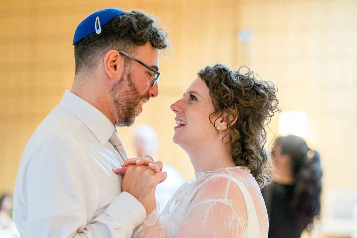 processed_ElianaMelmedPhotography_JewishWeddingPhotographer_ShulaNoah_Dancing-232