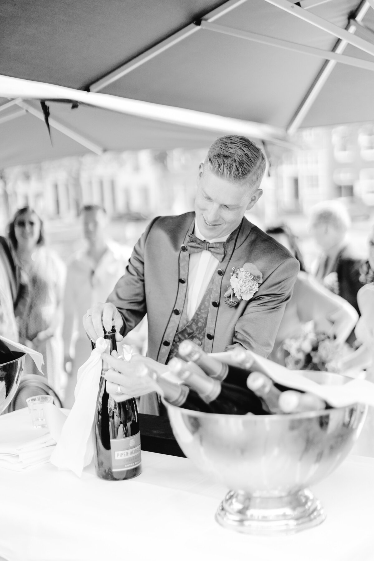 Nathalie & Steven - Laura de Roeck Photography-333-zw Hotel Mondragon