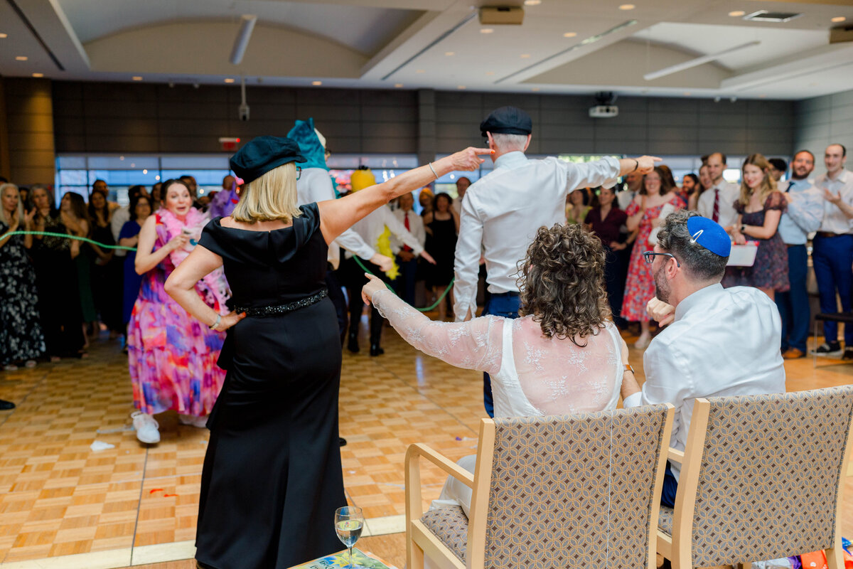 Eliana-Melmed-Photography-Chicago-LosAngeles-Jewish-WeddingPhotography-ShulaNoah-Shtick-00183